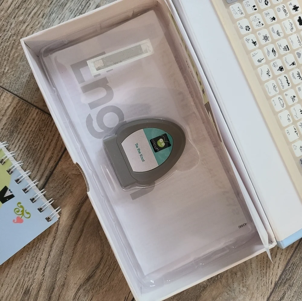 Tie the Knot Cricut Cartridge